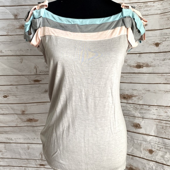 NEW ESLEY TOP - Picture 1 of 6